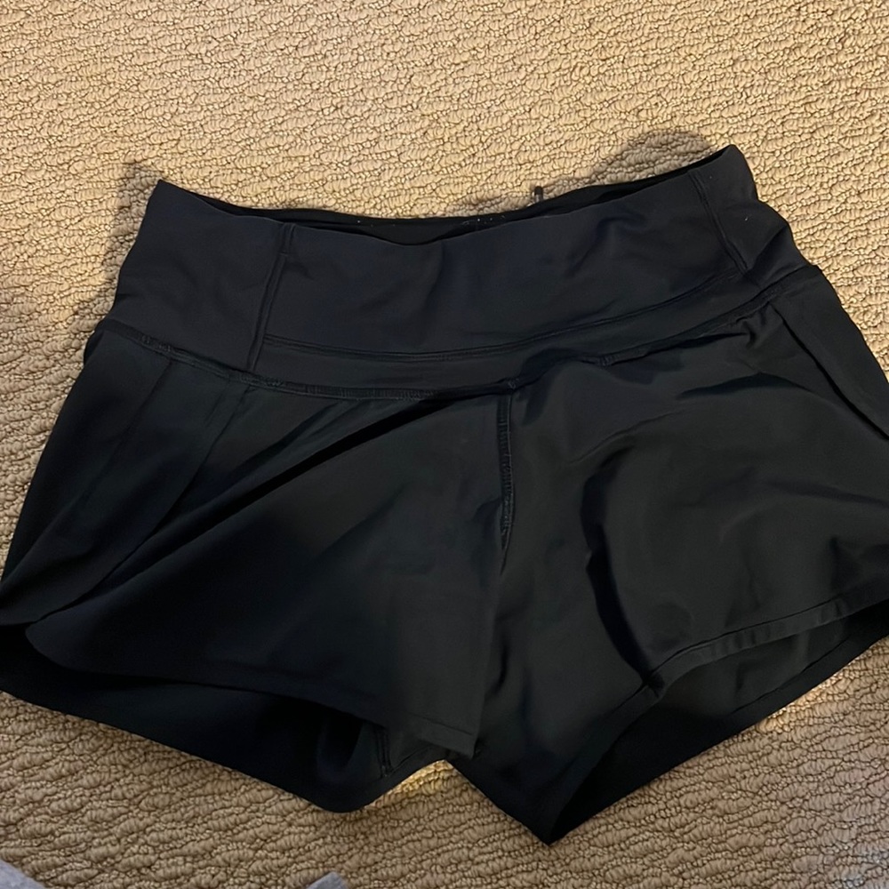 SIZE 2 Lululemon Speed Up Mid-rise black shorts